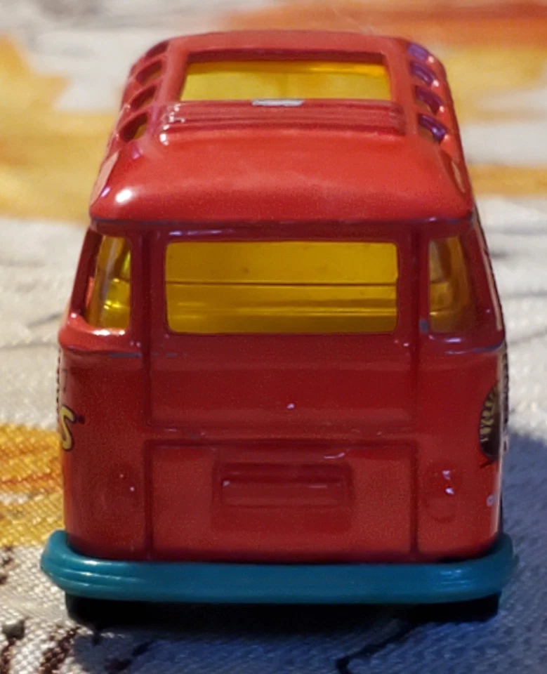 Vehículo fundido a presión Matchbox Peanuts 1998 vintage furgoneta VW roja Foto 3 de 4