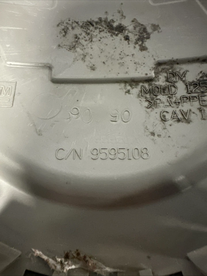 2004 - 2009 Chevy Chevrolet Trailblazer Center Cap 9595108 OEM H3 - Image 3 of 3