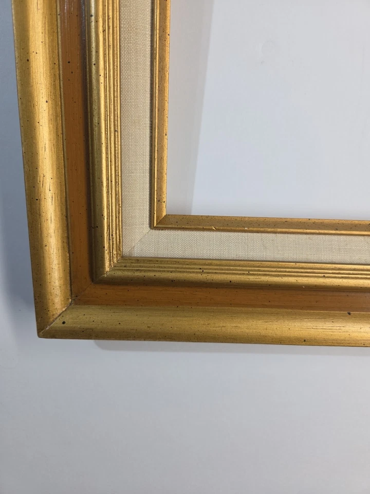 Marco Dorado Antiguo 11"x 14" Marco Beige Forro Sin Vidrio Foto 4 de 4