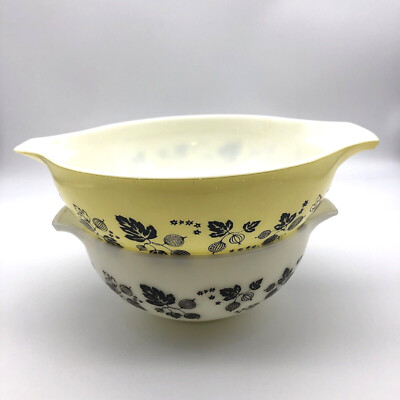 Vintage Pyrex Gooseberry Yellow White Cinderella Bowl Set of