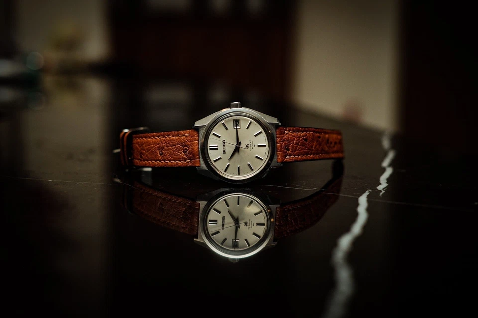 Correa de reloj de cuero marrón con vientre de avestruz Foto 2 de 4