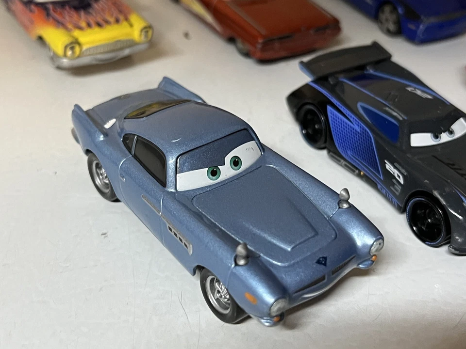 Disney Cars Diecast Lote De 9 Finn McQueen Ramone Greta Guido Rod Torque Storm Foto 2 de 4