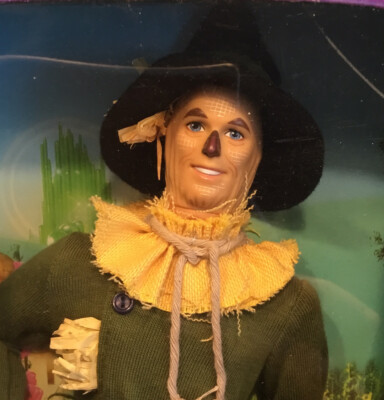Barbie Collector: Pink Label - The Wizard of Oz - Scarecrow/Vogelscheuche - NRFB