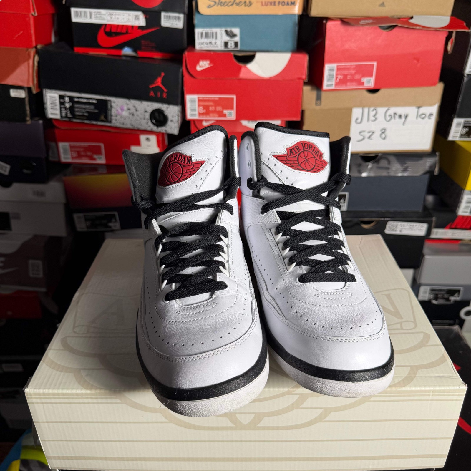 Jordan 2 Retro OG Chicago (Preowned) thumbnail 3