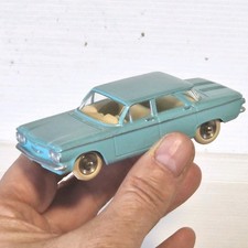 DINKY France véritable et ancien CHEVROLET CORVAIR ref  552 cij solido