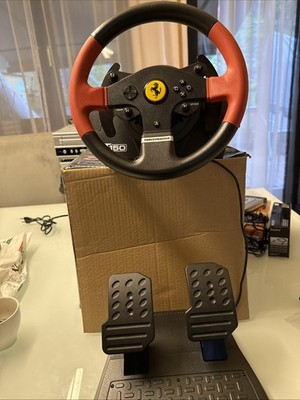Thrustmaster T150 Force Feedback Lenkrad Ferrari Edition PS3/PS4/PC + 2 Pedale