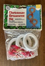 Vintage Holiday Christmas Wreaths Sequin Bead Pin Ornament Kit 4023