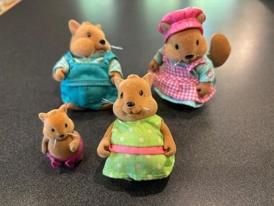Li'l Woodzeez Bushytails Squirrel Family Set of 4 
