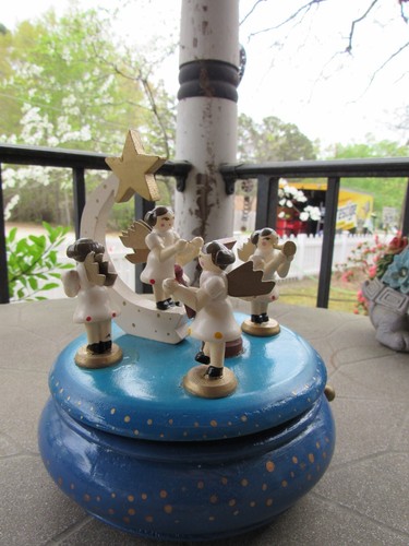 Angel Orchestra Music Box plays Silent Night Wooden Erzgebirge Vintage - Picture 4 of 8