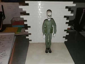  PINK FLOYD The Wall SKELETON SOLDIER Series 1 FIGURE 