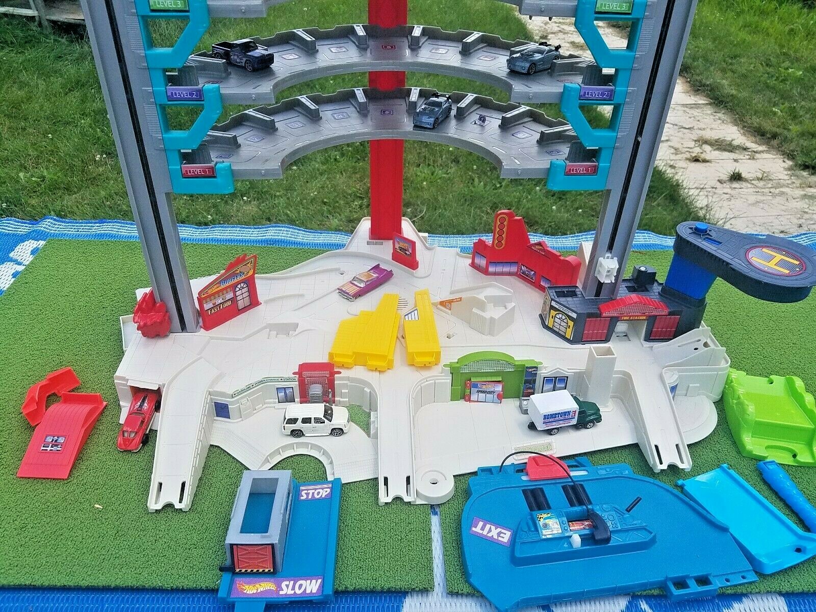 hot wheels ultimate garage 2015