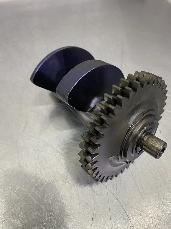 Used Honda 83-84 XR 350 SHAFT, BALANCER Gear Assembly - Imagem 2 de 3