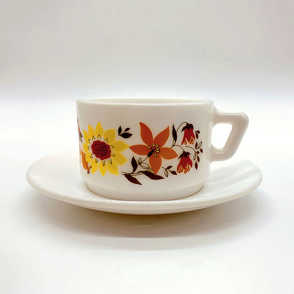 4 tasses à café Arcopal fleurs lotus vintage années 1970