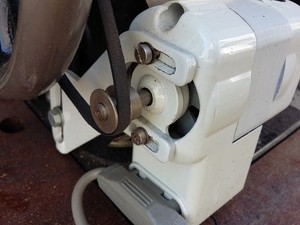 Anbaumotor an alte Nähmaschine mit Fußpedal 72 Watt Quelle U28B30-0403