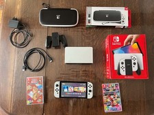 Nintendo Switch OLED Blanche Comme Neuve + Boîte Complète + 2 Jeux + Sacoche