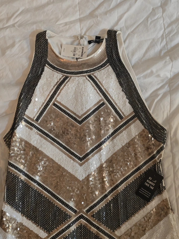 Vestido Express Lentejuelas Body Con Negro y Dorado Talla Mediana Foto 4 de 4