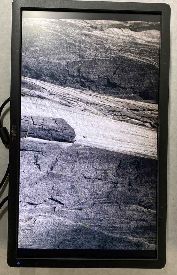 Dual(2) Dell 08VVND P2012Ht 20" Widescreen 1600x900 60Hz LED backlit LCD Monitor - Image 4 of 4