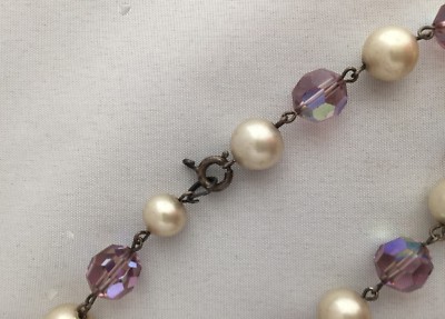 Collier Vintage Années 50/60 - 23 Perles En Pâte De Verre Violette Striée