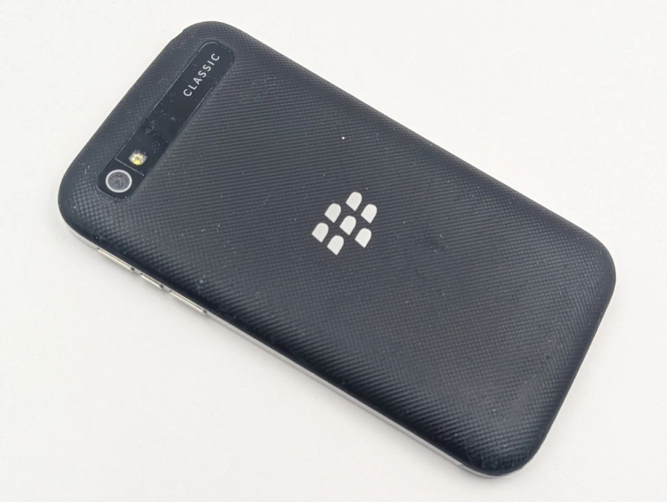 Blackberry Classic Q20 16GB Schwarz Android Smartphone mit Tasten SQC1001 ✅ - Bild 1 von 4