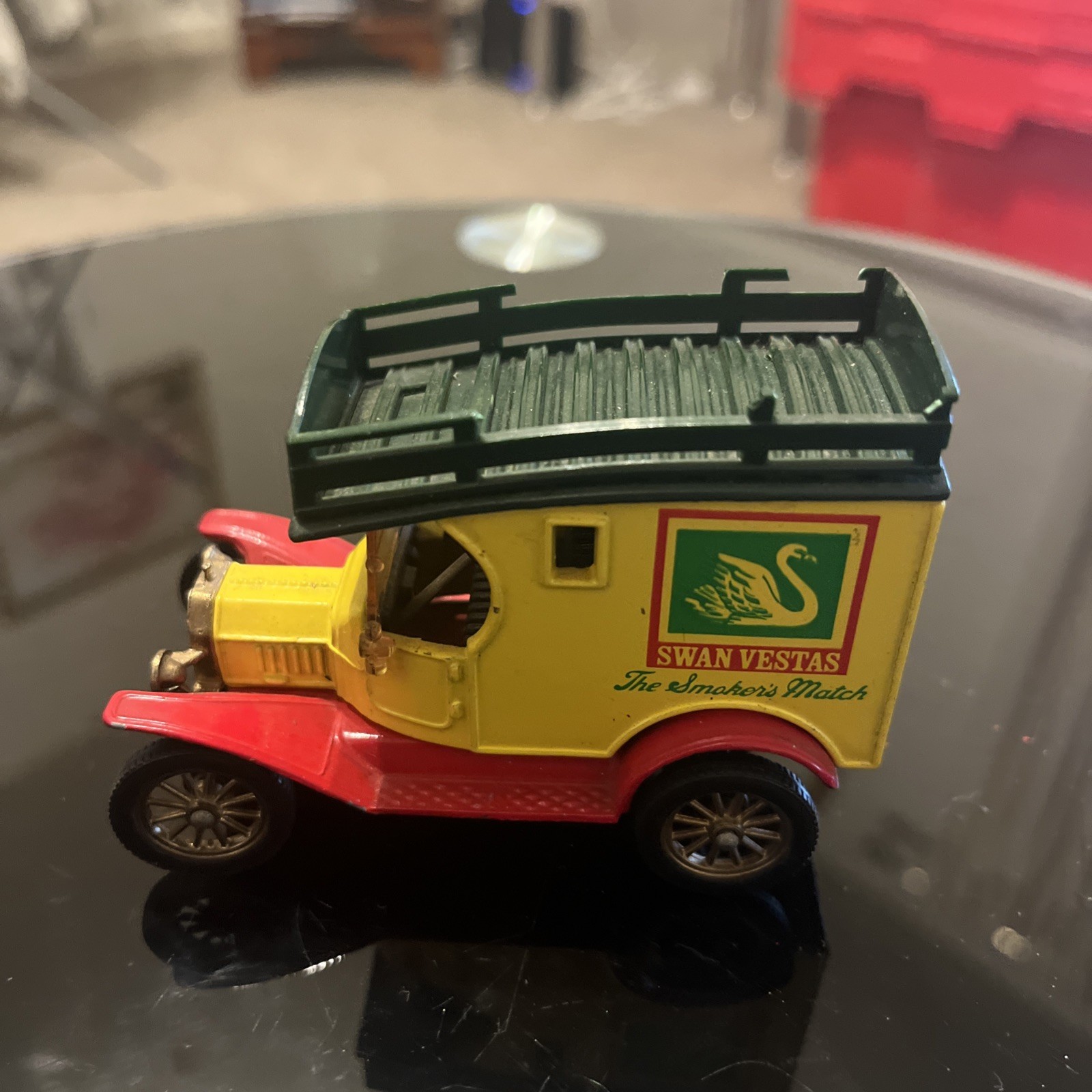 Corgi Classics Ford Model T 1915 Van Swan Vestas The Smokers Match VINTAGE 