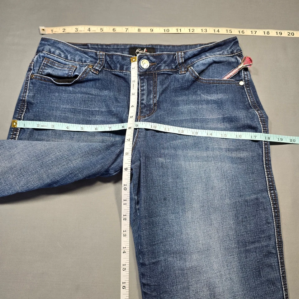 Earl Jean Blue Stonewash Denim Stretch Capri Classic Zip Women's Size 12 Petite - Image 4 of 4