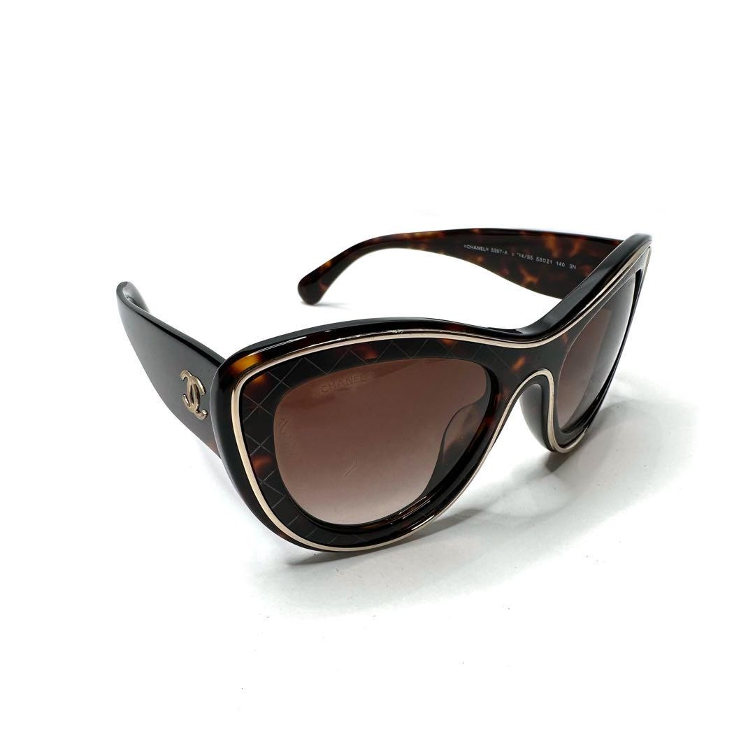 CHANEL サブマ－ジュラクレ－ムユ－N CHANEL サブマ－ジュラクレ－ムユ－N CHANEL Sunglasses: Square