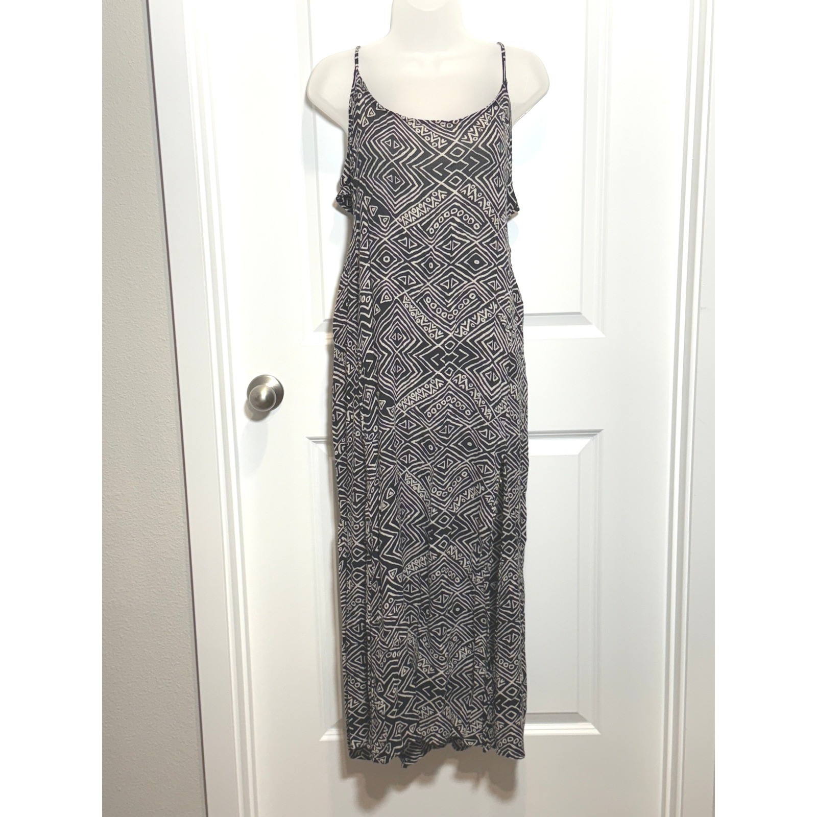 Billabong Black BOHO Geometric Maxi Dress Spaghetti Strap Crisscross Back Large