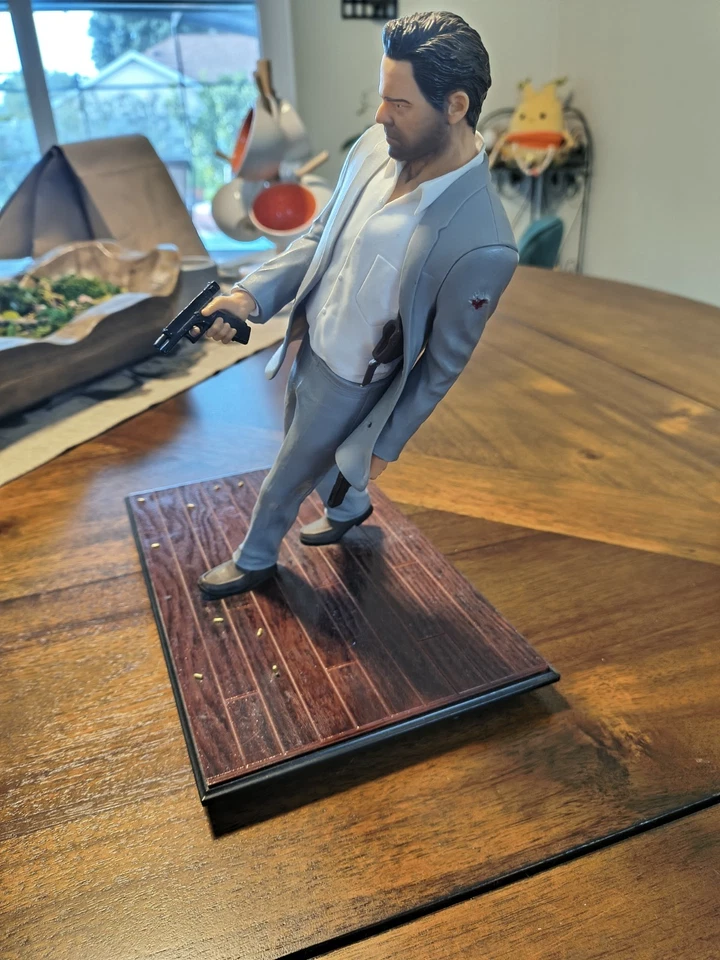 Max Payne 3 Collectors Edition 10 Inch Statue Figurine Max Payne NO Box Rockstar - Image 2 of 4