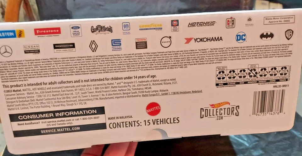 2023 Hot Wheels RLC Exclusive Super Treasure Hunt Empty Display Box /2000 No Car - Image 2 of 4