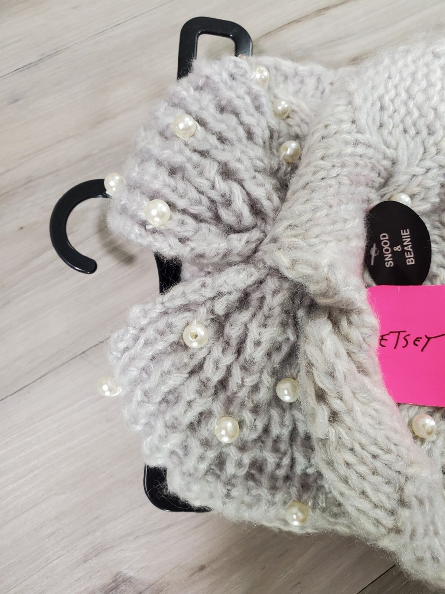 Betsey Johnson Snood & Beanie Womens Knit Scarf Hat Gift Set  display picture 3