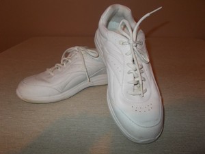 women's size 8 in boy shoes