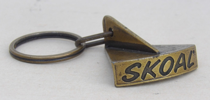 vintage SKOAL METAL LID CUTTER KEYCHAIN tobacco ADVERTISING chew dip $12.95