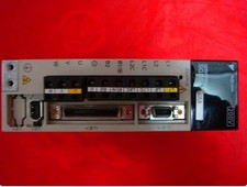 1pcs used servo driver SGDS-02A05A #hj