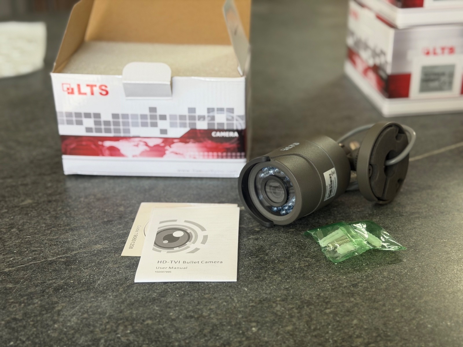 LTS 1080p HD-TVI Security Camera, w/mounting hardware, CMHR6