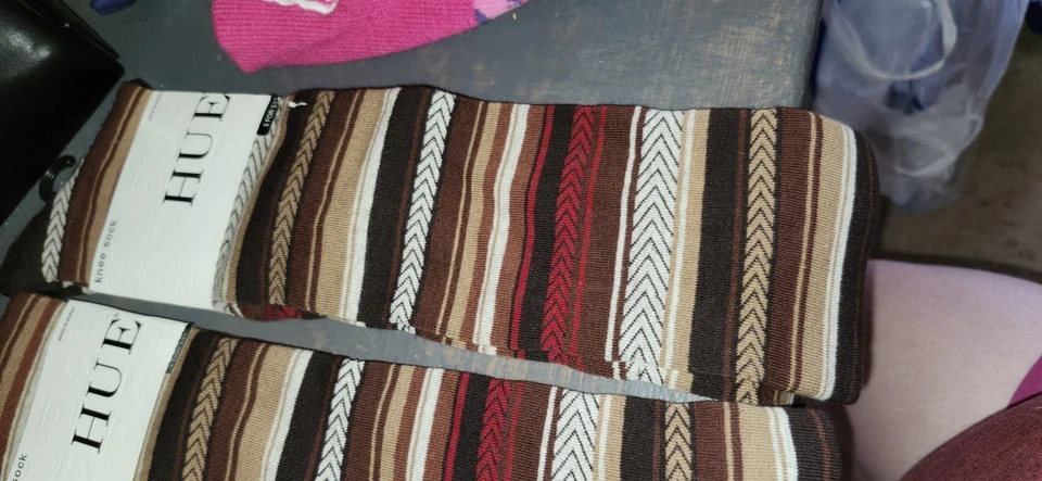 Calcetines hasta la rodilla Argyle de rayas marrón, blanco y rojo para mujer para 3 pares Foto 2 de 3