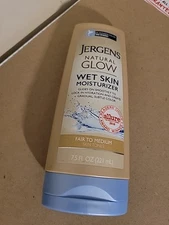 Jergens Natural Glow In-shower Lotion, Self Tanner for Fair to Medium Skin Tone,
