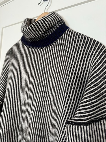Theory Sweater Womens Sz S Black White Striped Cashmere Turtleneck Long Sleeve - Picture 2 of 12