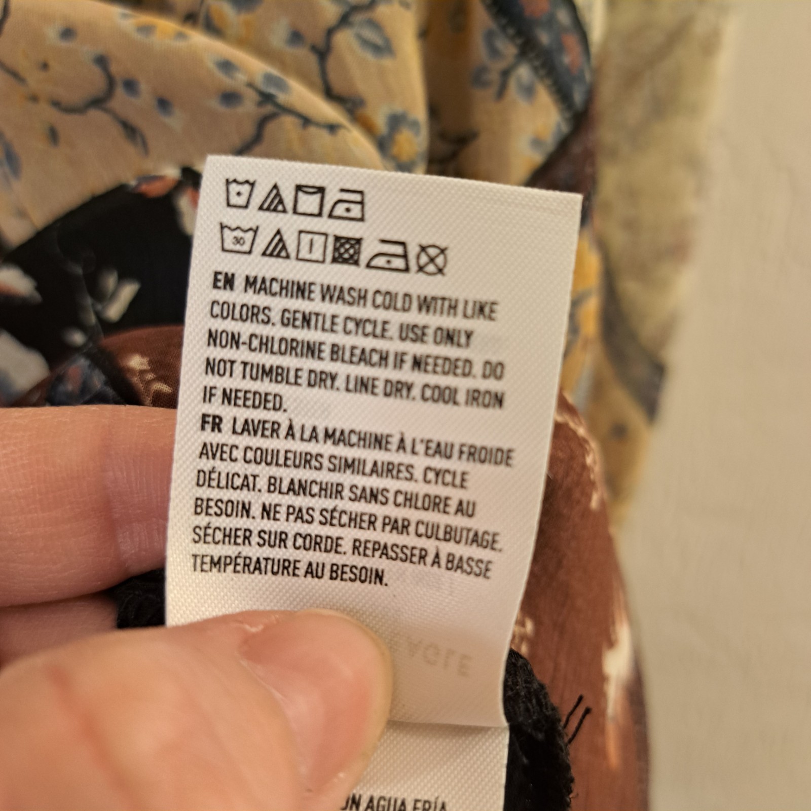 American Eagle Patchwork Floral Chiffon Blouse Ti… - image 7