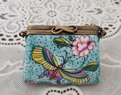 VINTAGE Chamart Limoges Peint Main Butterfly Handbag Hinged Trinket Box, France