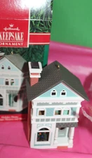 Hallmark Holiday Home Nostalgic Houses And Shops 7th Series 1990 Ornament QX4696