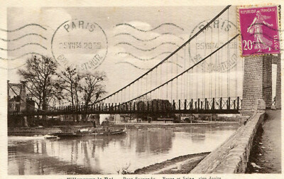Card VILLENEUVE LE ROI Suspension Bridge Berge et Seine Right Bank