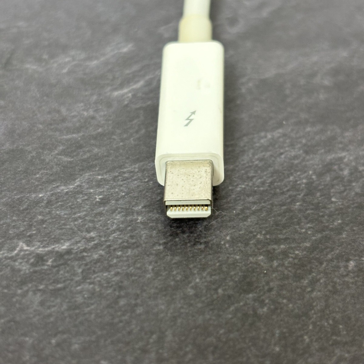 MD464ZM/A Apple Thunderbolt to FireWire Adapter Cable A1463 MD464ZM/A Apple Thunderbolt to FireWire Adapter Cable A1463