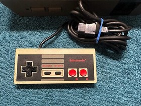 Nintendo NES System Mario Games 2 Controllers Zapper Cords Tested