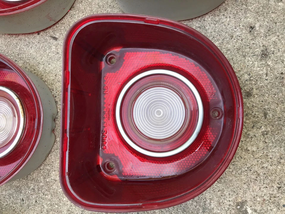 Chevy Impala Caprice 1968 parachoques trasero luz trasera lentes lámpara luz trasera BelAir OE Foto 3 de 4