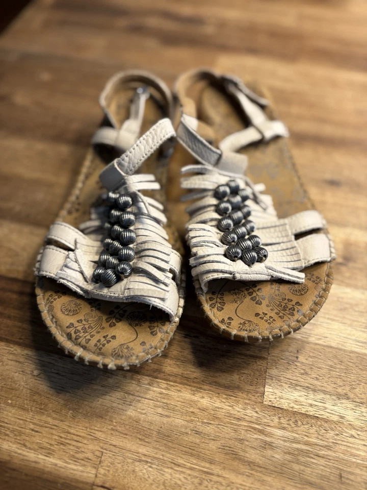 Сандалии Hush Puppies Laze размер 8 М кожа с ремешком бахрома не совсем белые - Изображение 2 из 4