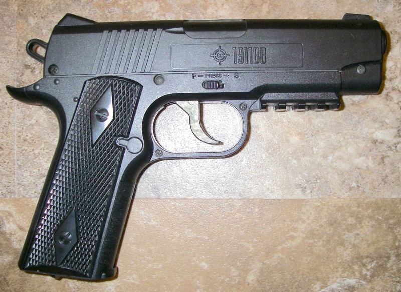 Crosman 1911BB Semi-Auto CO2-Powered BB Air Pistol
