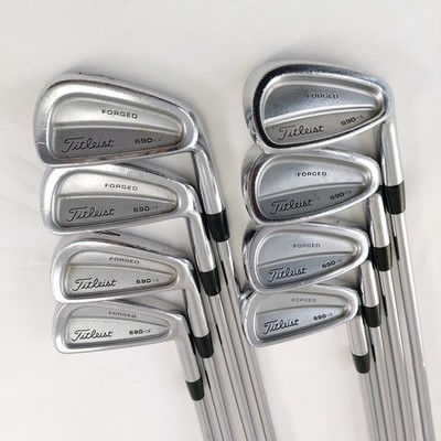 Titleist Forged 690cb Golf Eisensatz 3-P Dynamic Gold S300 Schäfte 