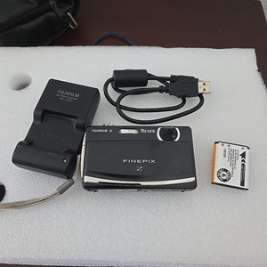 美品 FUJIFILM FINEPIX Z30 ブラック 動作確認済み Amazon | 富士フイルム FinePix Z30 10MP デジタルカメラ 光学ズーム3