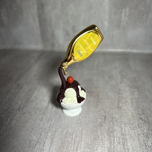 Gold Frozen Moments Hershey’s Syrup Ice Cream Sundae Zuru Mini Brands Series 4 - Picture 6 of 9
