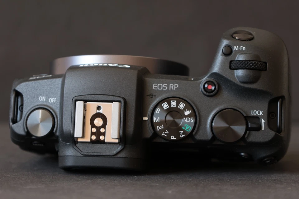 Canon EOS RP 26,2MP Digitale Systemkamera - Gewährleistung-Händler-Wie Neu - Bild 3 von 4
